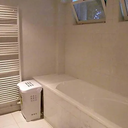 Paris-suresnes, 120m2, View On Eiffel Tower, 5km Hotel Paris